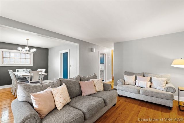 117 Allhands Avenue, Sellersburg, IN 47172