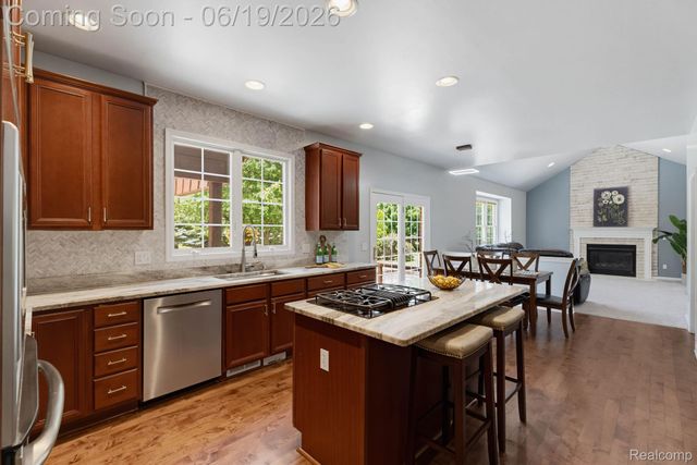 25035 Samoset Court, Novi, MI 48374