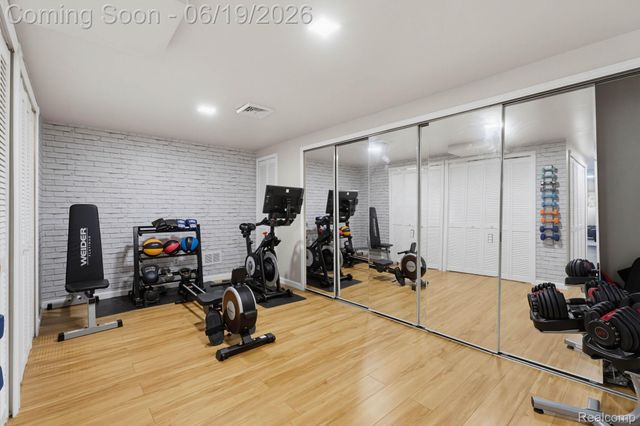 25035 Samoset Court, Novi, MI 48374