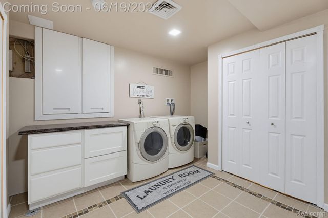25035 Samoset Court, Novi, MI 48374