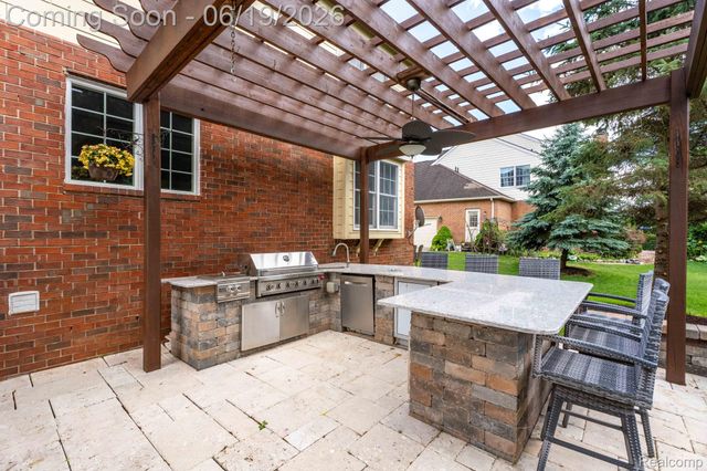 25035 Samoset Court, Novi, MI 48374