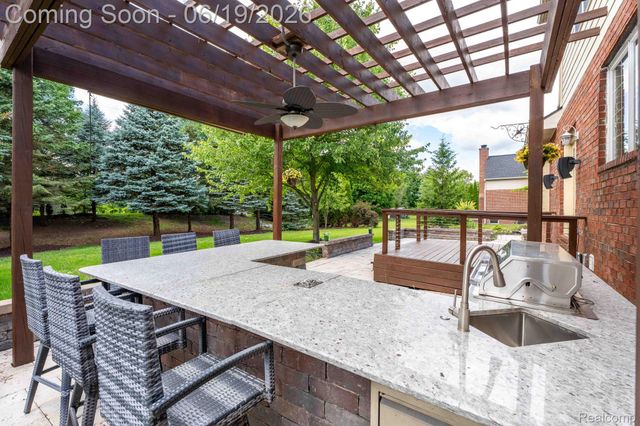 25035 Samoset Court, Novi, MI 48374