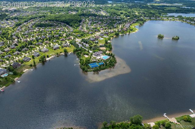 25035 Samoset Court, Novi, MI 48374