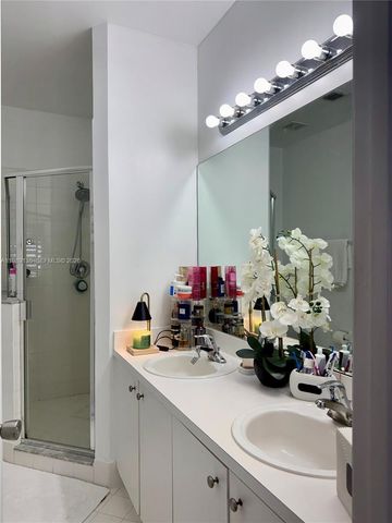 909 NE 42nd Ave, Homestead, FL 33033