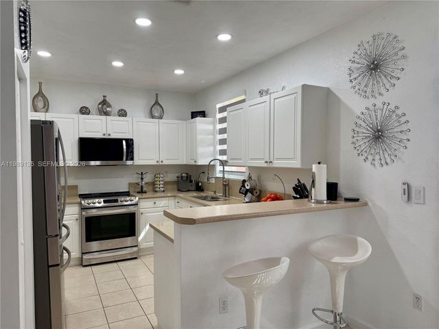 909 NE 42nd Ave, Homestead, FL 33033