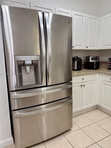 909 NE 42nd Ave, Homestead, FL 33033