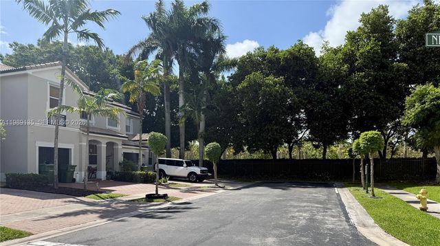 909 NE 42nd Ave, Homestead, FL 33033