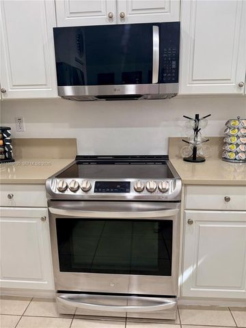 909 NE 42nd Ave, Homestead, FL 33033