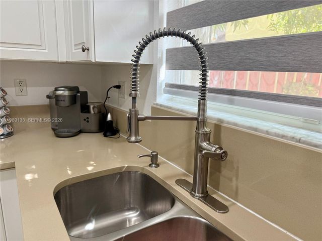 909 NE 42nd Ave, Homestead, FL 33033