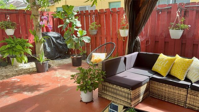 909 NE 42nd Ave, Homestead, FL 33033