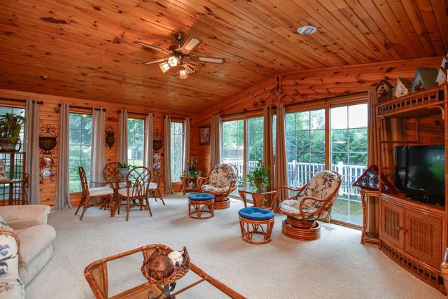 1441 LINDALE LANE, Green Bay, WI 54313