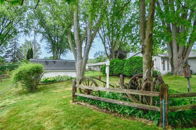 1441 LINDALE LANE, Green Bay, WI 54313
