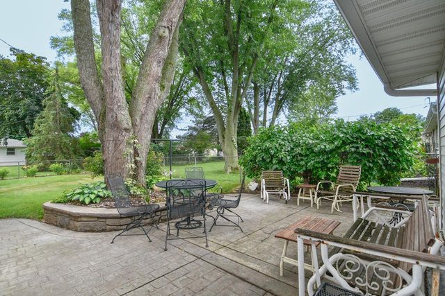 1441 LINDALE LANE, Green Bay, WI 54313