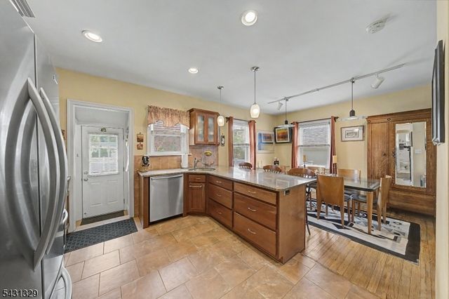 287 Madison Ave, New Milford Boro, NJ 07646