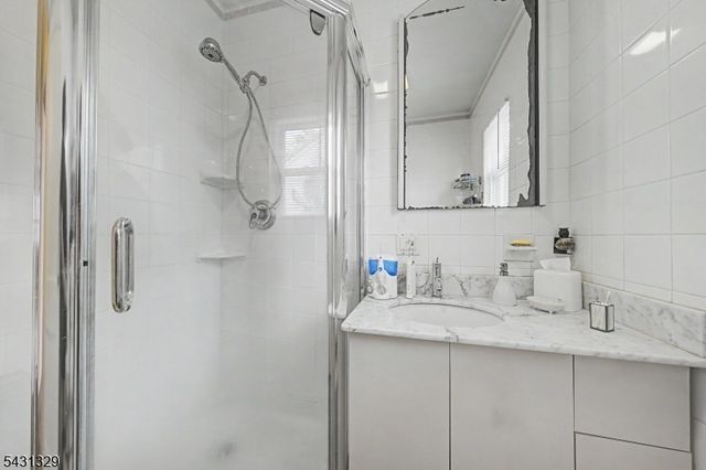 287 Madison Ave, New Milford Boro, NJ 07646