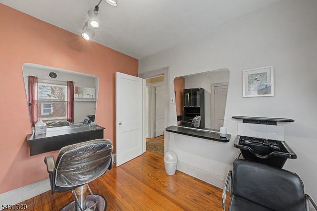 287 Madison Ave, New Milford Boro, NJ 07646