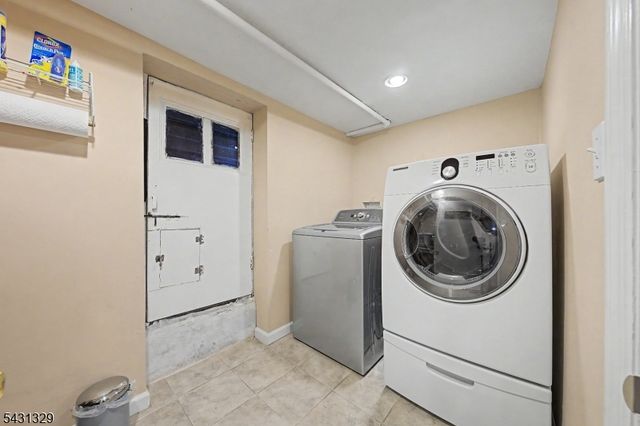 287 Madison Ave, New Milford Boro, NJ 07646