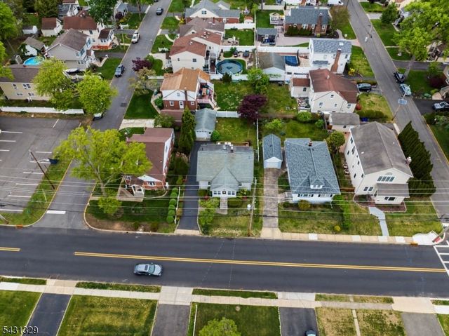 287 Madison Ave, New Milford Boro, NJ 07646