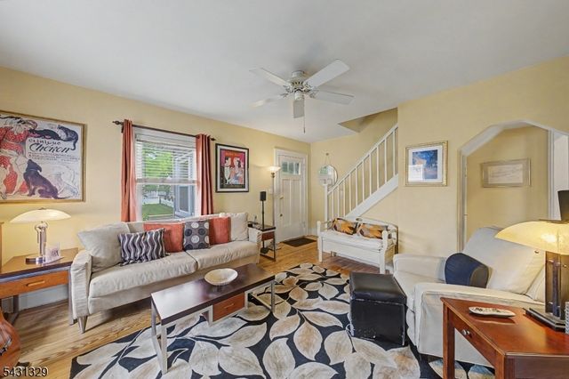287 Madison Ave, New Milford Boro, NJ 07646