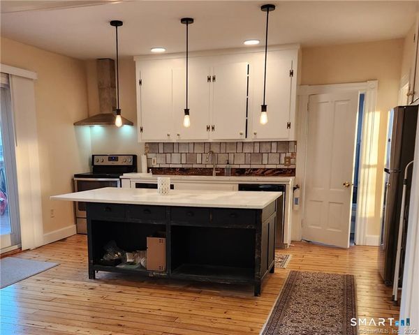 6 Coburn Avenue 2, Stonington, CT 06355