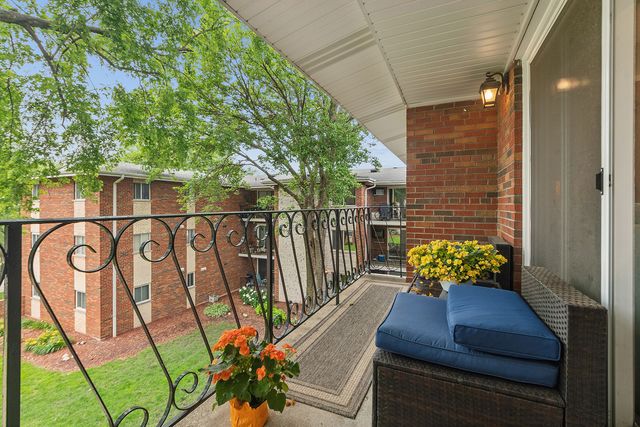 3943 W 104th Street 3B, Chicago, IL 60655
