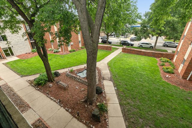 3943 W 104th Street 3B, Chicago, IL 60655