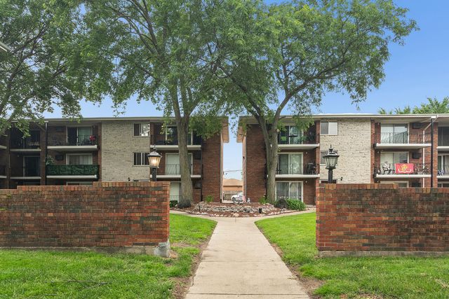 3943 W 104th Street 3B, Chicago, IL 60655