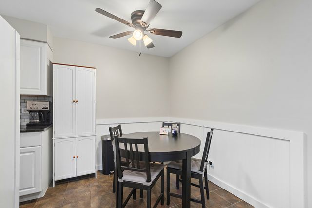 3943 W 104th Street 3B, Chicago, IL 60655