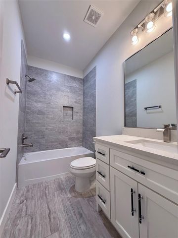 16119 Port O Call Street, Crosby, TX 77532