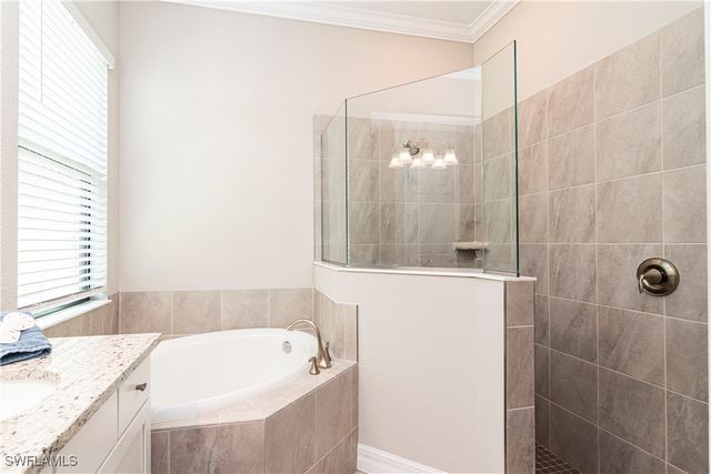 28072 Foxrock CT, Bonita Springs, FL 34135