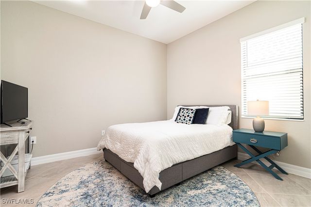 28072 Foxrock CT, Bonita Springs, FL 34135