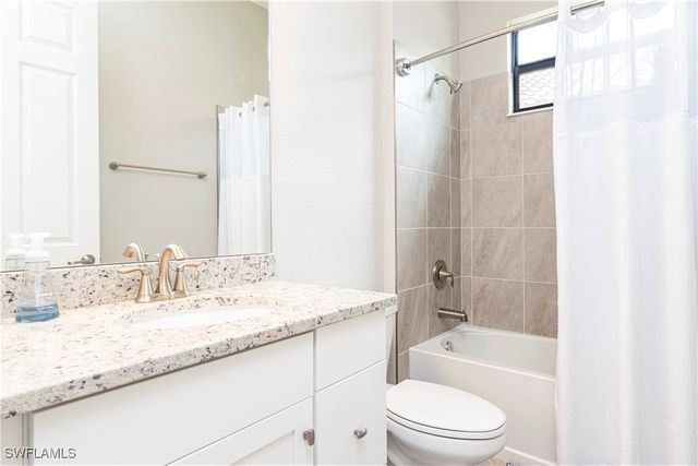 28072 Foxrock CT, Bonita Springs, FL 34135