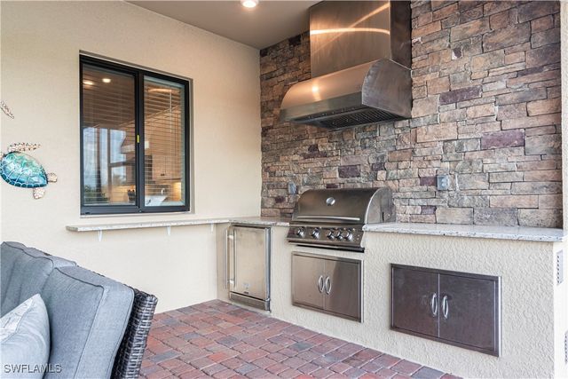 28072 Foxrock CT, Bonita Springs, FL 34135