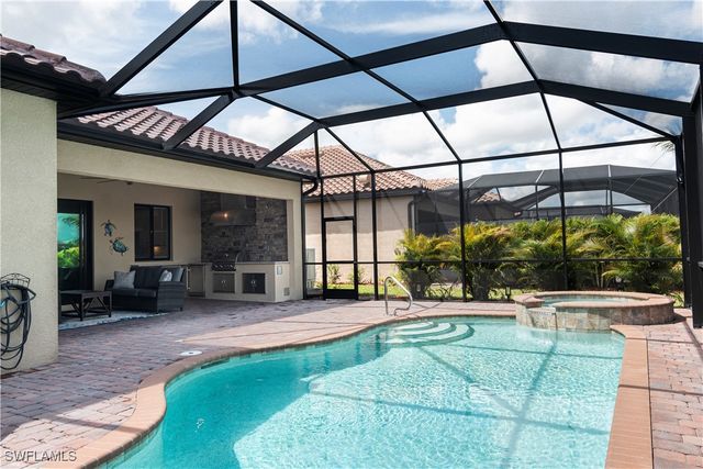 28072 Foxrock CT, Bonita Springs, FL 34135