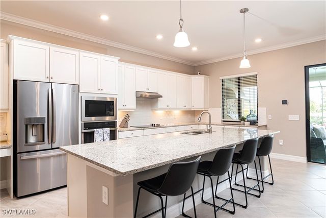 28072 Foxrock CT, Bonita Springs, FL 34135