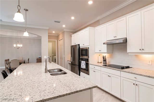 28072 Foxrock CT, Bonita Springs, FL 34135