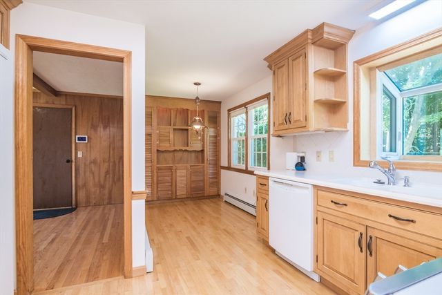 208 Rolling Ridge Rd, Amherst, MA 01002