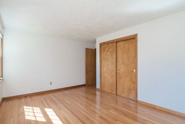 208 Rolling Ridge Rd, Amherst, MA 01002