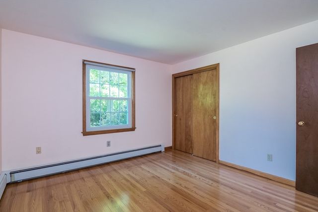 208 Rolling Ridge Rd, Amherst, MA 01002