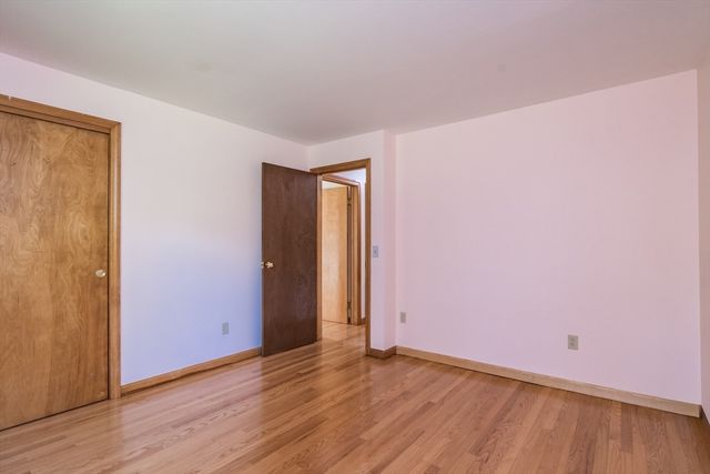 208 Rolling Ridge Rd, Amherst, MA 01002