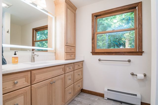 208 Rolling Ridge Rd, Amherst, MA 01002
