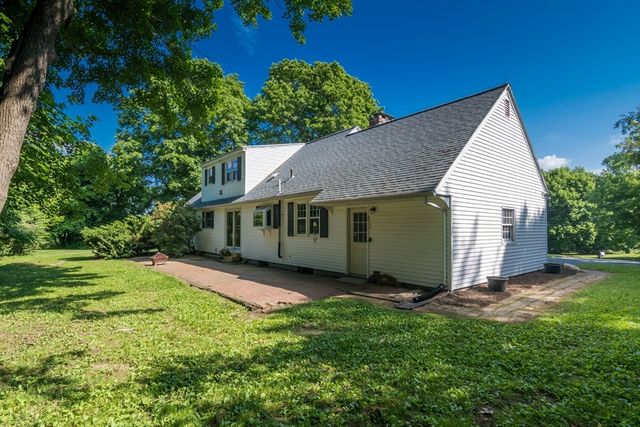 208 Rolling Ridge Rd, Amherst, MA 01002