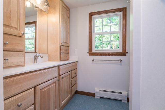 208 Rolling Ridge Rd, Amherst, MA 01002