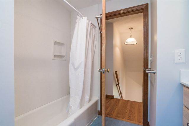 208 Rolling Ridge Rd, Amherst, MA 01002