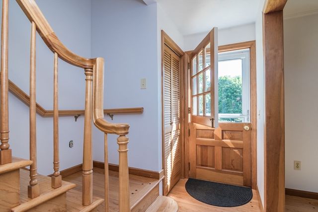 208 Rolling Ridge Rd, Amherst, MA 01002