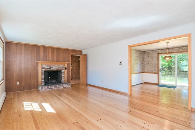 208 Rolling Ridge Rd, Amherst, MA 01002