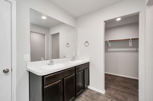 9847 Laurel Lake Lane, Conroe, TX 77384