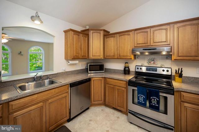 322 BIRCHSIDE CIR, Locust Grove, VA 22508