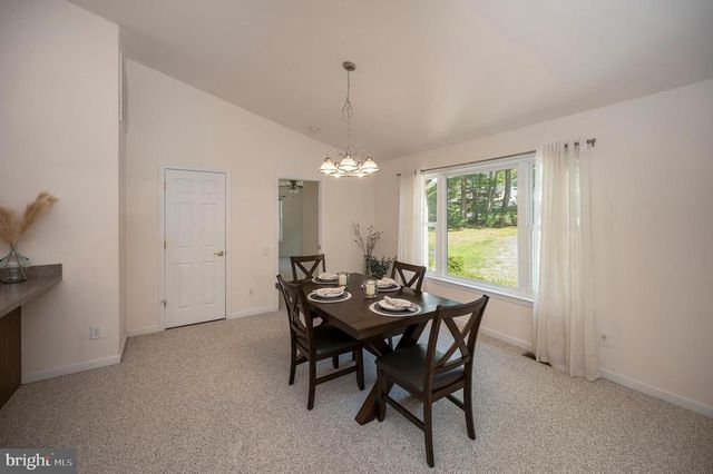 322 BIRCHSIDE CIR, Locust Grove, VA 22508