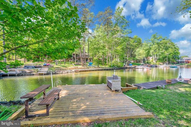 322 BIRCHSIDE CIR, Locust Grove, VA 22508